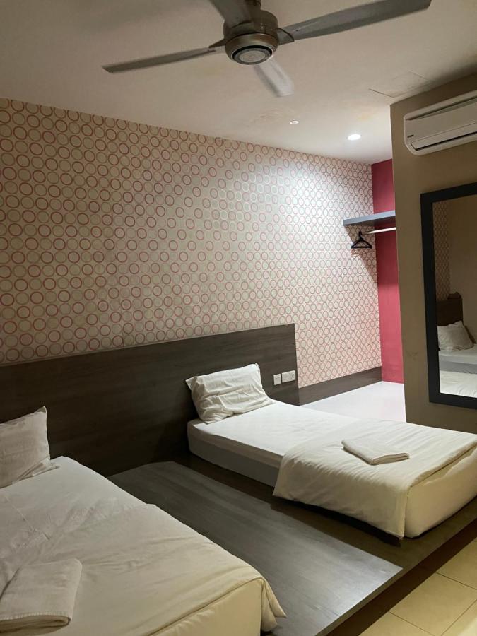 Golden Guest House Куантан Экстерьер фото