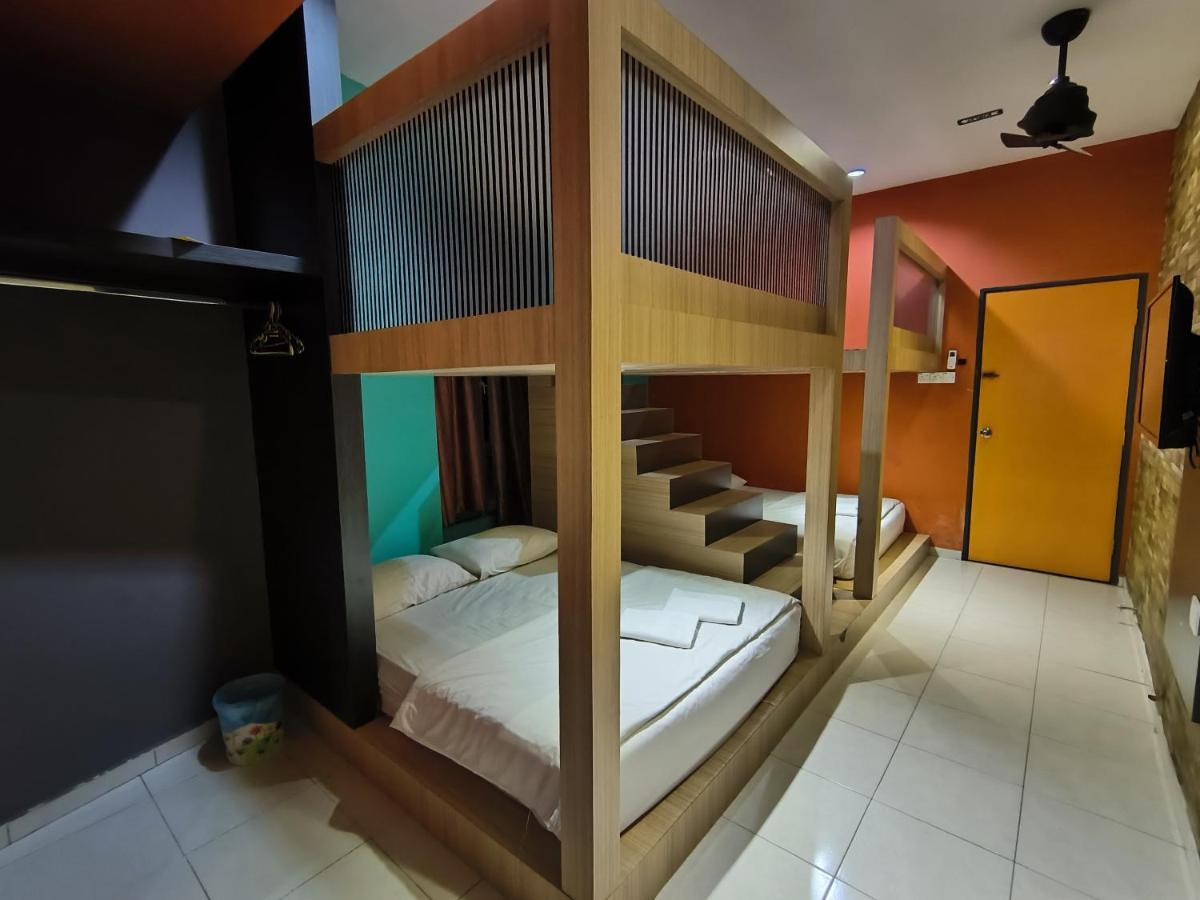 Golden Guest House Куантан Экстерьер фото